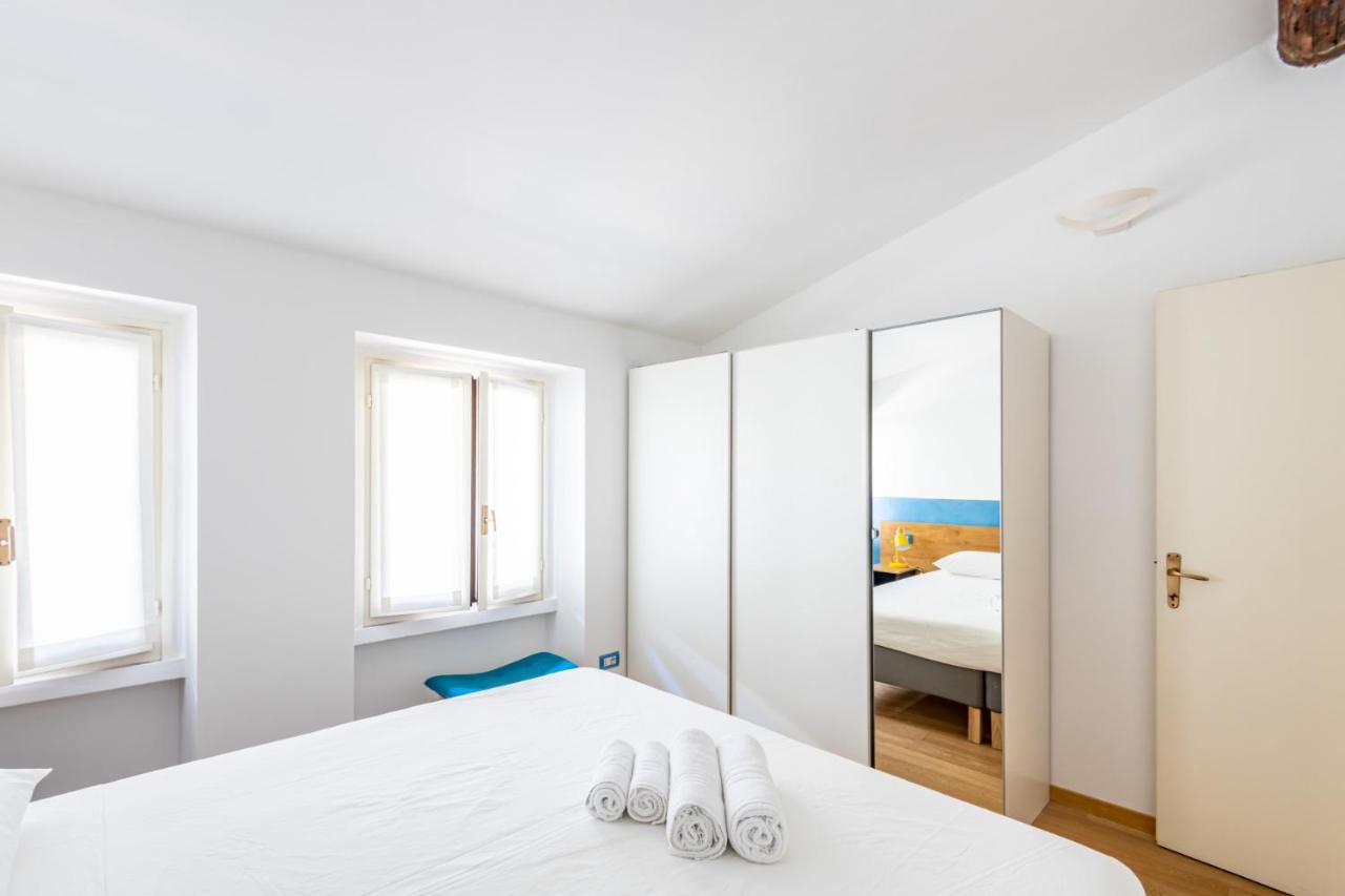 Easylife - Romantico Appartamento Sulla Darsena Milan Extérieur photo